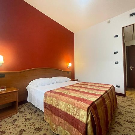 Val della Torre Vald Hotel מראה חיצוני תמונה